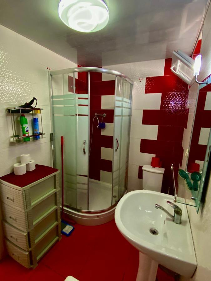Family Home Батуми Экстерьер фото