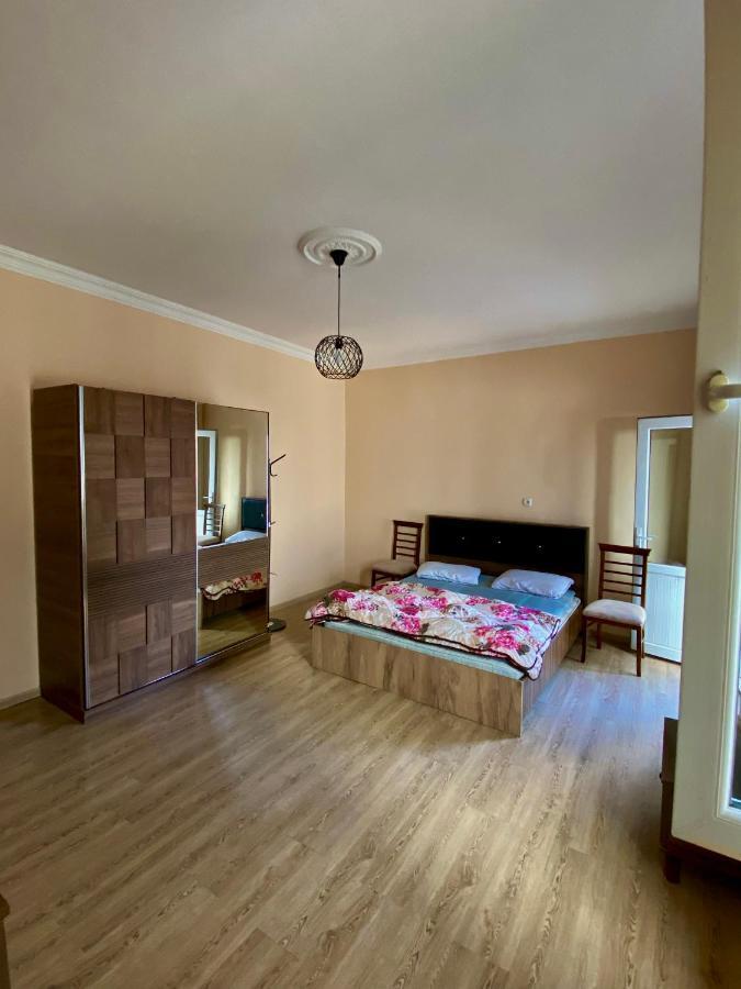 Family Home Батуми Экстерьер фото